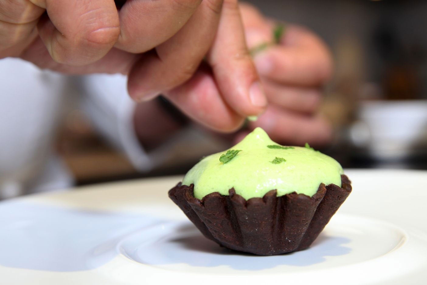 Claude Bosi making a pea dessert at Hibiscus