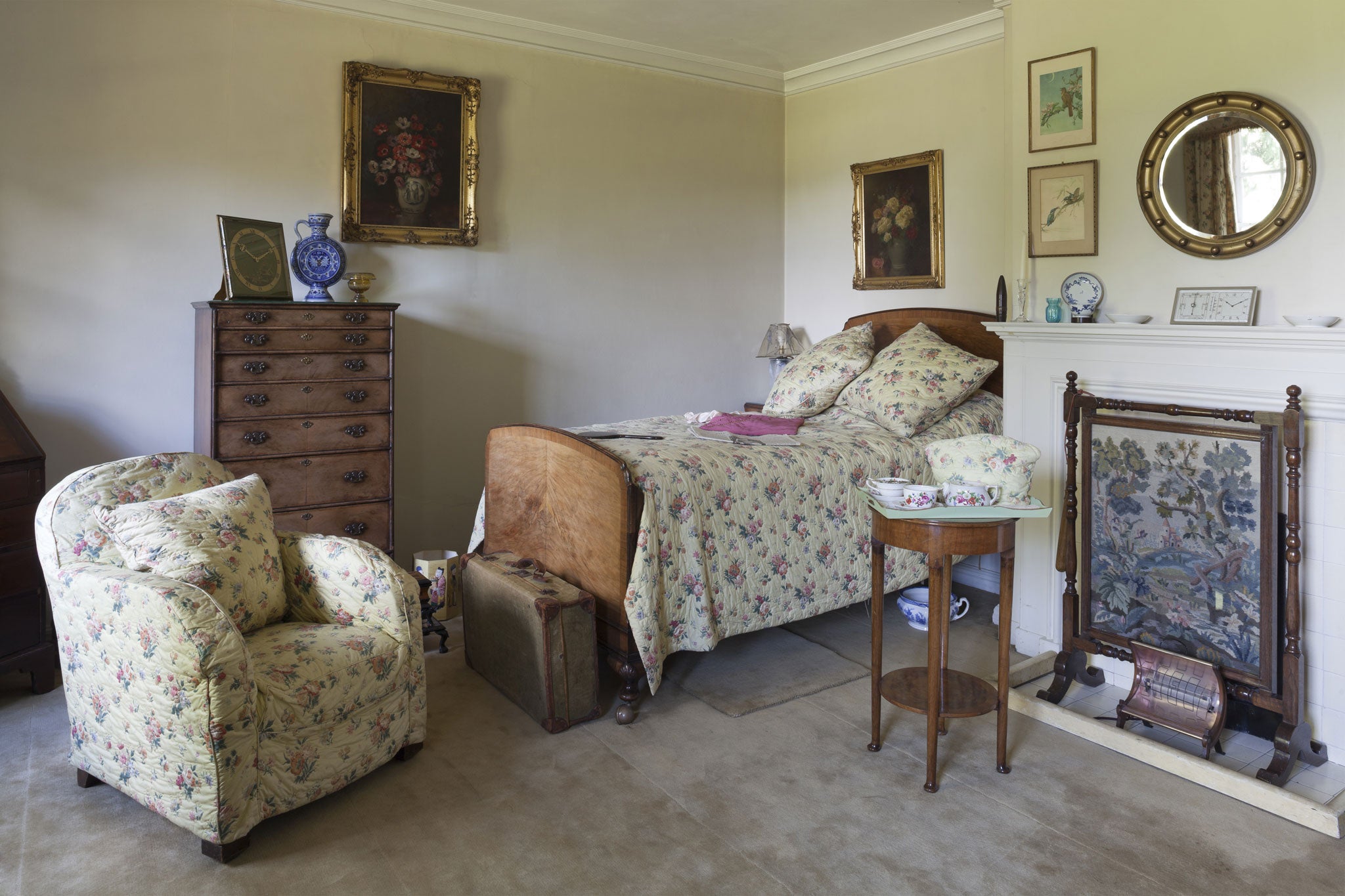 A guest bedroom at the house built by Lutyens' pupil Oswald Partridge Milne