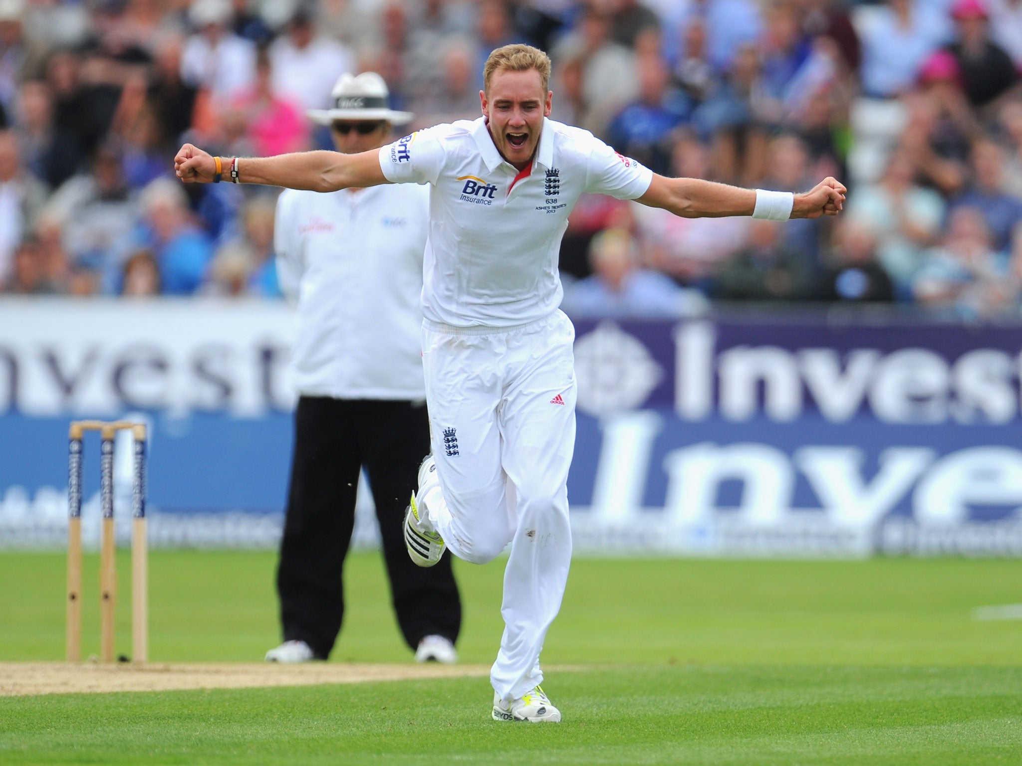 <b>Top Performers</b><br/><br/>
England:<br/>
<b>Stuart Broad </b> <i>(pictured)</i> finally saw some reward for good bowling throughout this series with four wickets today. He looked a threat every time he had the ball in his hand – it was just a shame that none of England’s other bowlers were able to have much impact.