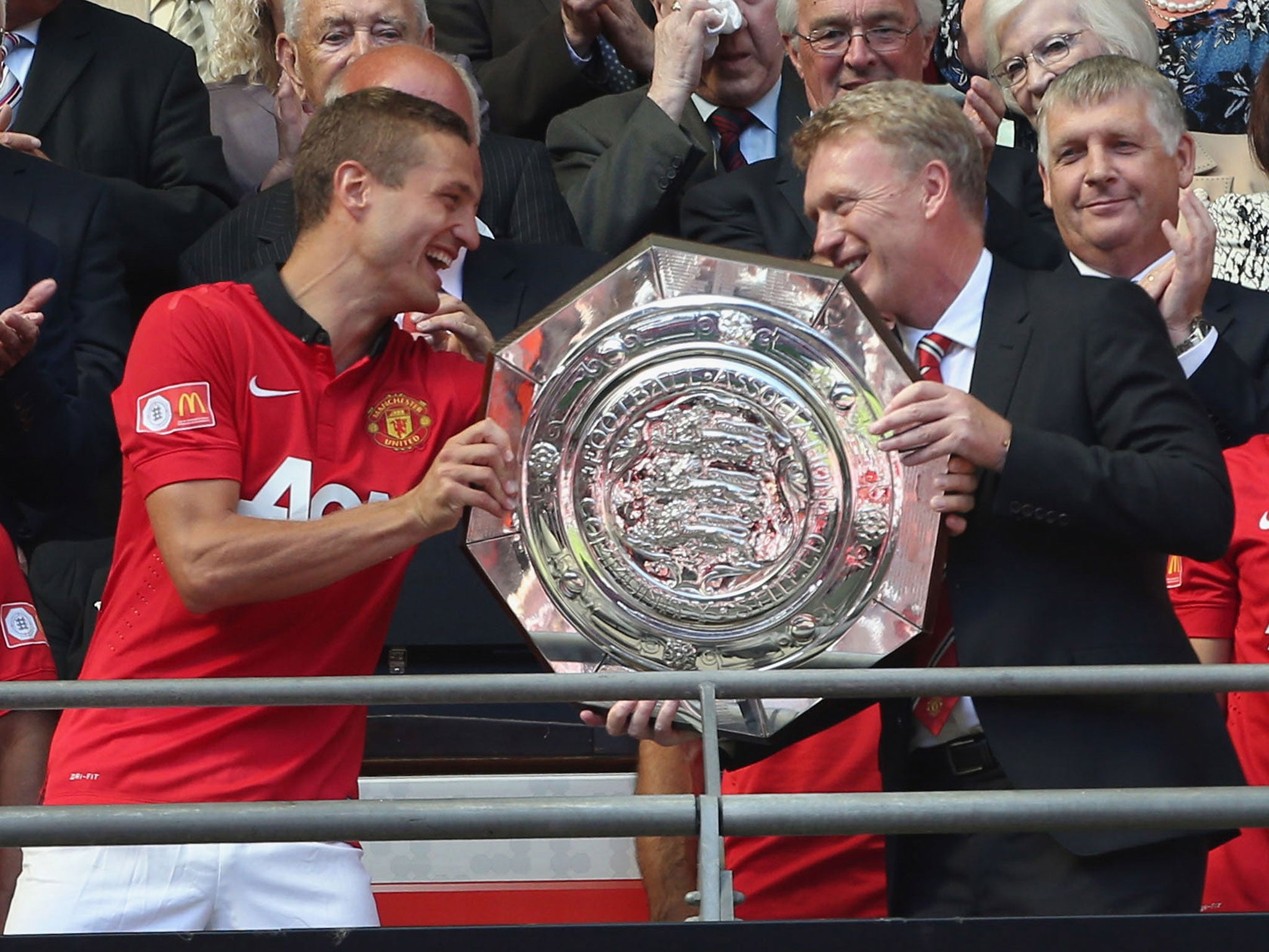 Vidic and Moyes with the FA Community Shield trophy