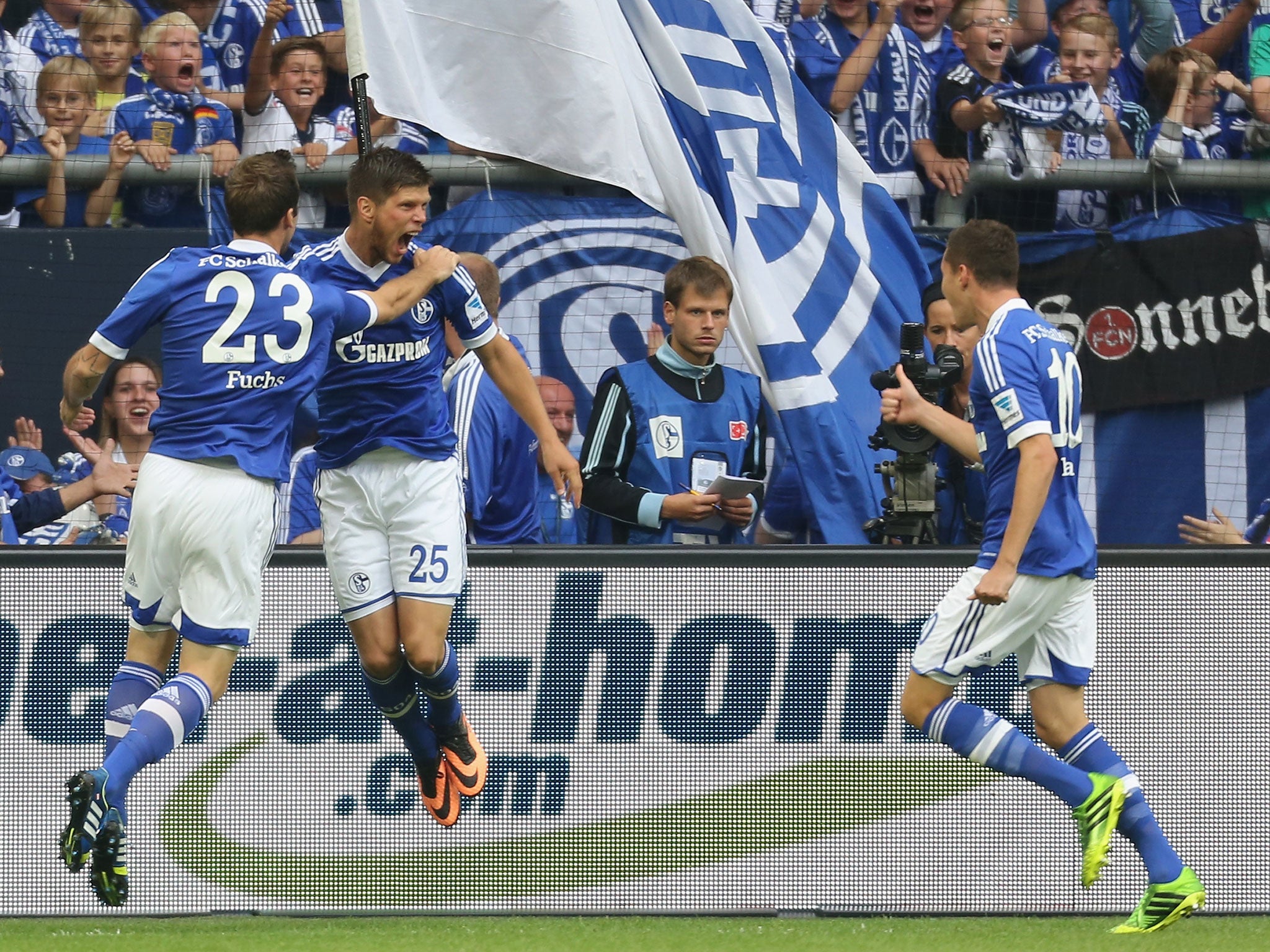 Schalke and Hamburg shared six goals in a rollercoaster 3-3 draw at the Arena AufSchalke