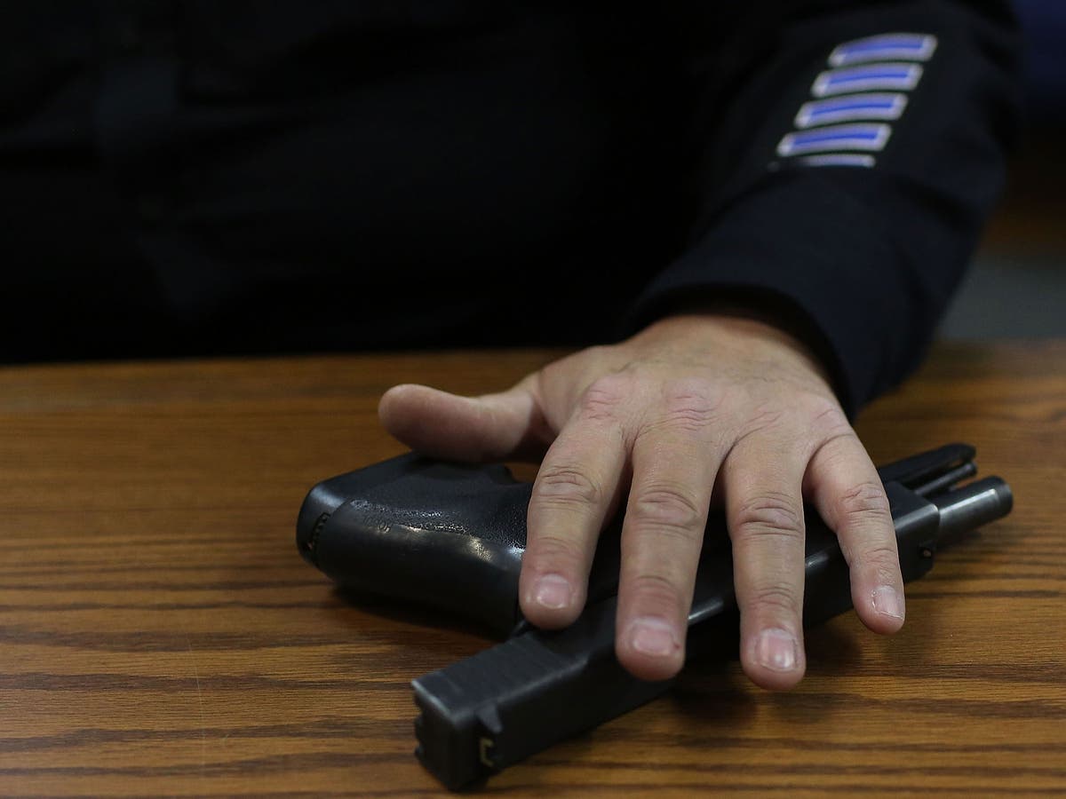us-gun-safety-instructor-shoots-a-student-during-demonstration-the