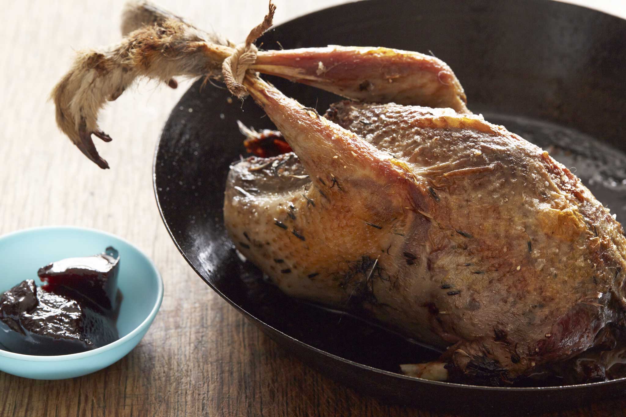 Serve the grouse on or off the bone, with jelly and the gravy separately