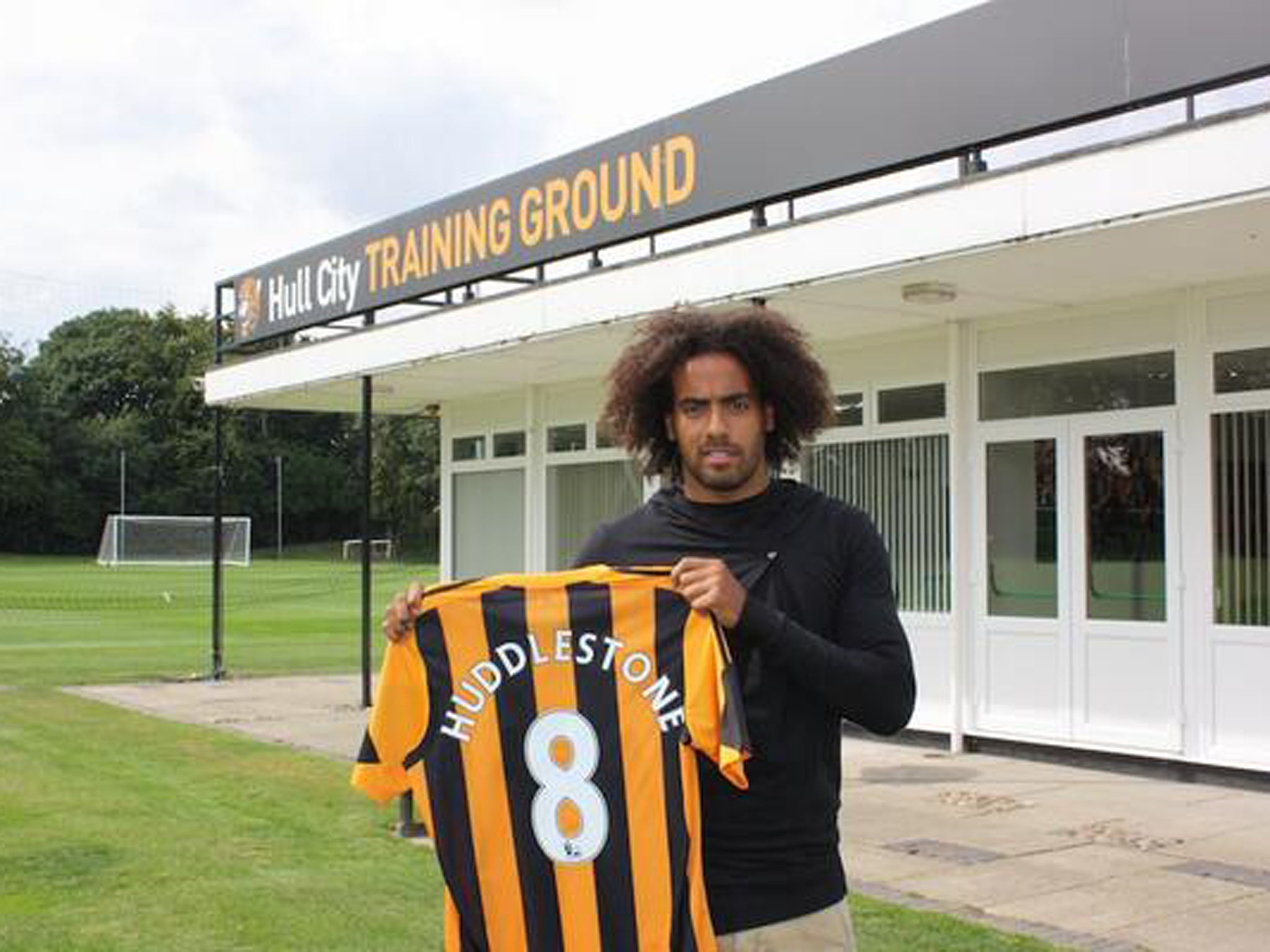 Hull manager Steve Bruce is delighted with the signing of both Tom Huddlestone and Jake Livermore