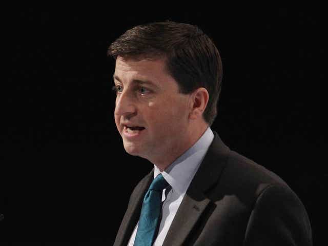 Douglas Alexander has called for a European Union meeting to review all the aid it gives to the Egyptian government