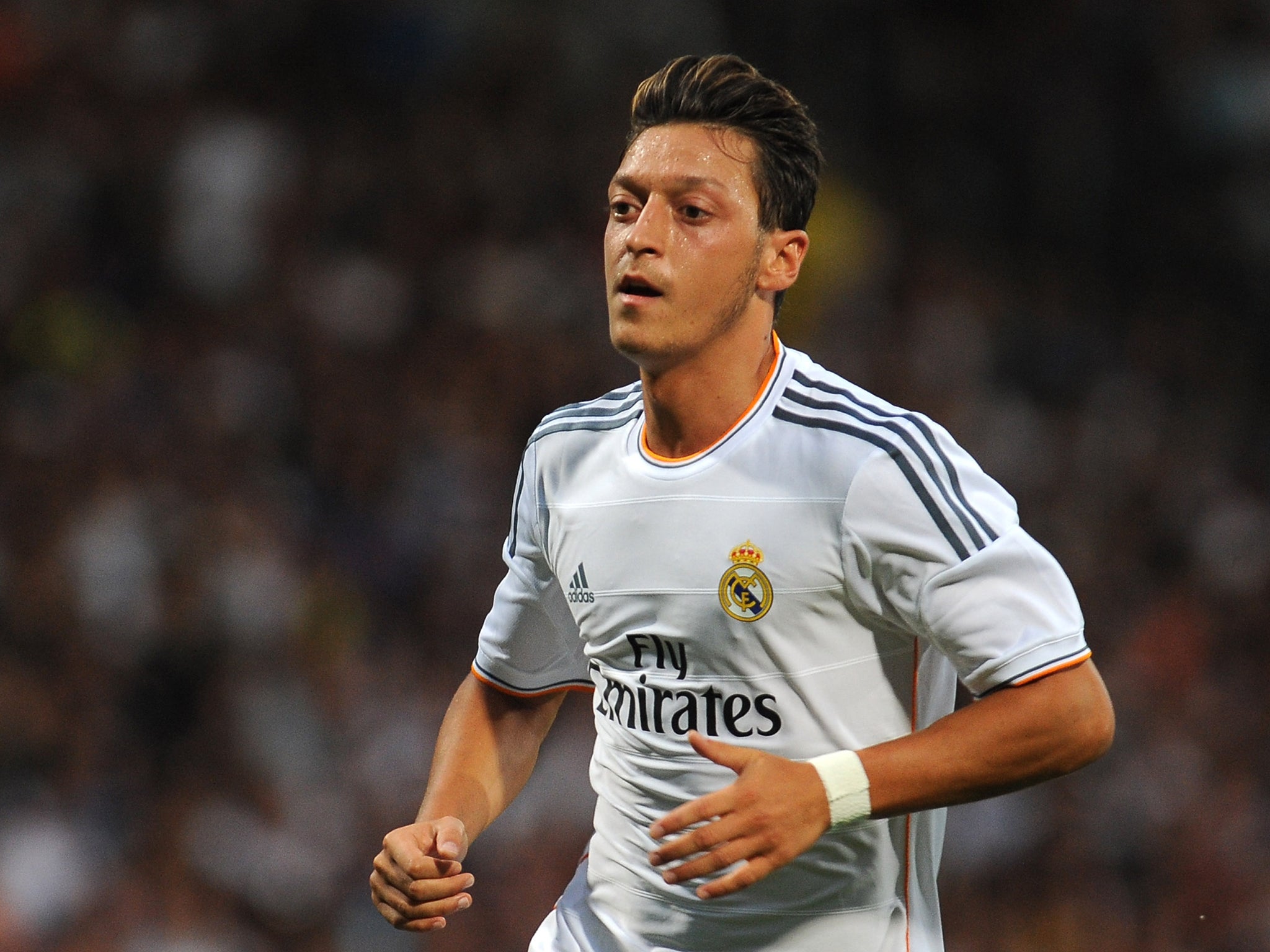 Transfer news: Manchester United offered Real Madrid midfielder Mesut Ozil  for £40m to fund Gareth Bale move - reports, The Independent