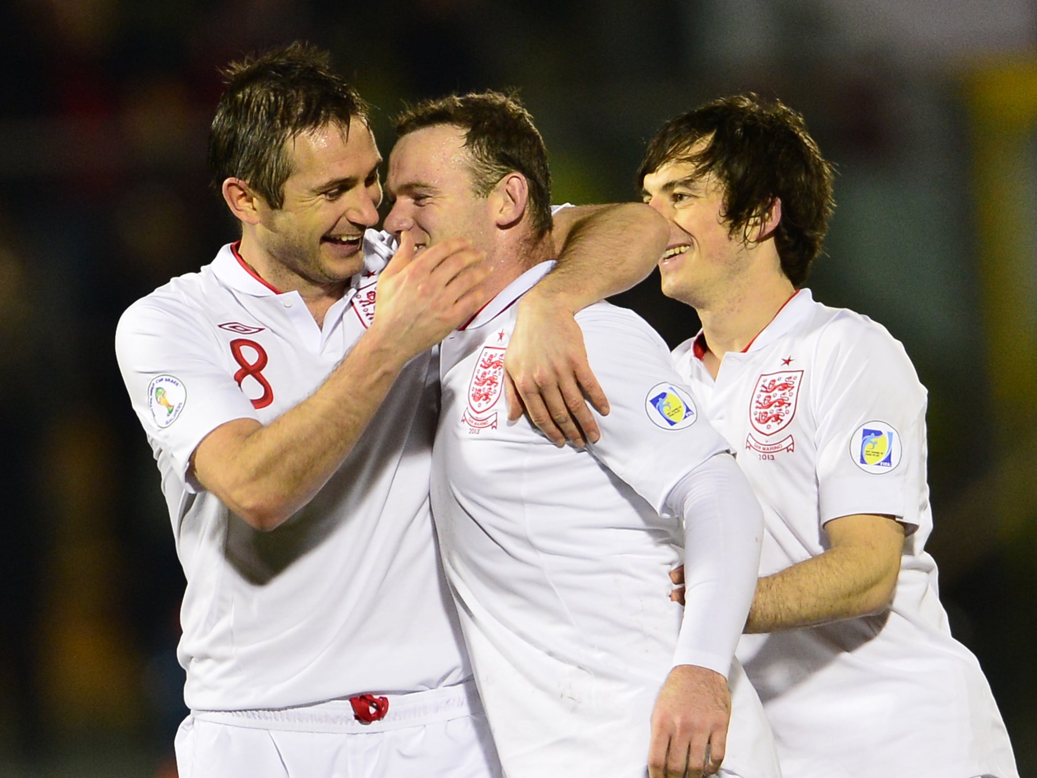 Frank Lampard has said he would welcome Wayne Rooney to Chelsea should he sign for the Blues