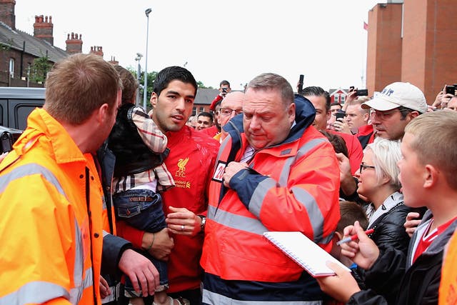 Luis Suarez arrives at Anfield ahead of Liverpool v Stoke