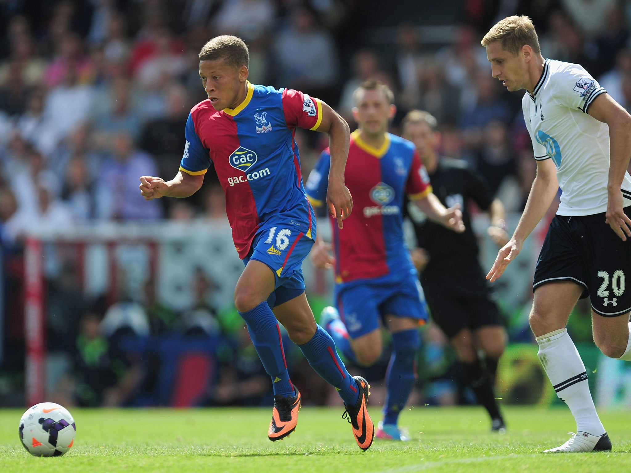 New Crystal Palace signing Dwight Gayle in action for the club against Tottenham today