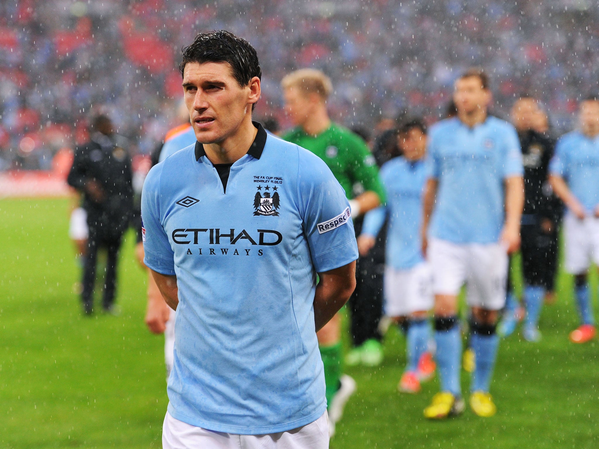 Gareth Barry looks to be on his way out of Manchester City with Everton keen to strike a loan-deal for the midfielder