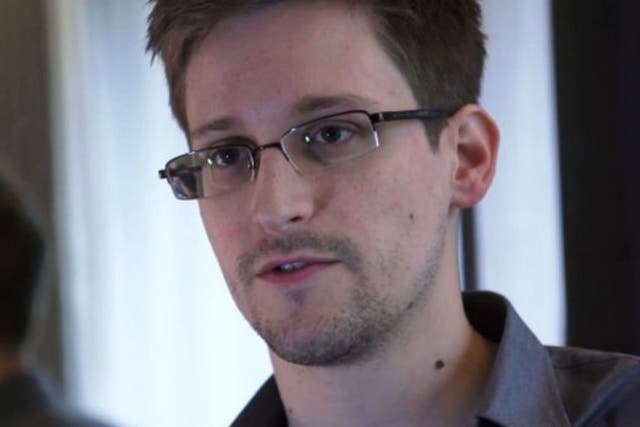 Russian newspaper reports Snowden discussed his flight plans with consulate in Hong Kong prior to departure, despite Putin claims his arrival was 'complete surprise'
