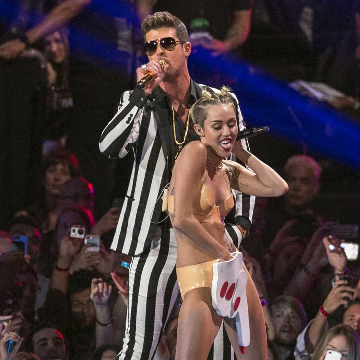 Miley Cyrus Nude Sex - The tongue, the twerking, the teddy outfit: Should someone have stopped Miley  Cyrus' VMA performance? | The Independent | The Independent