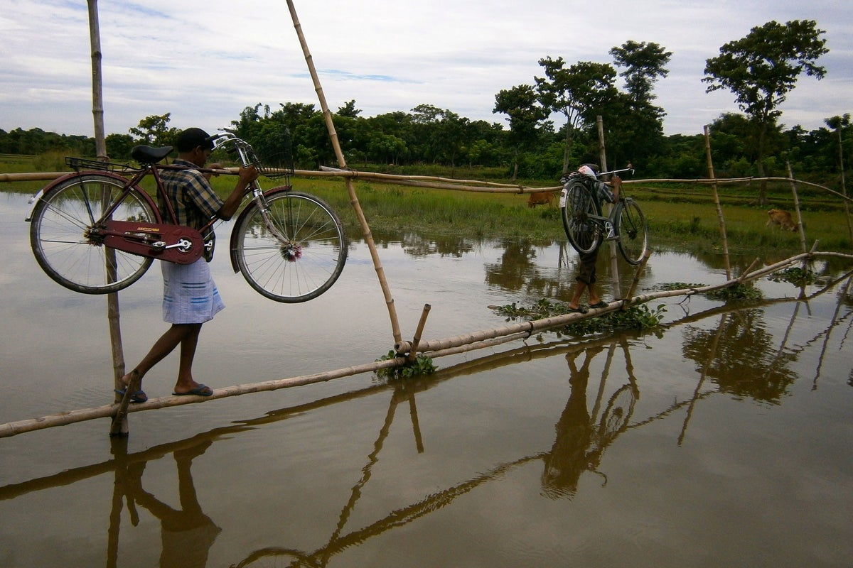 Life inside no-man's-land: Welcome to Poaturkuthi - one of 70 ...