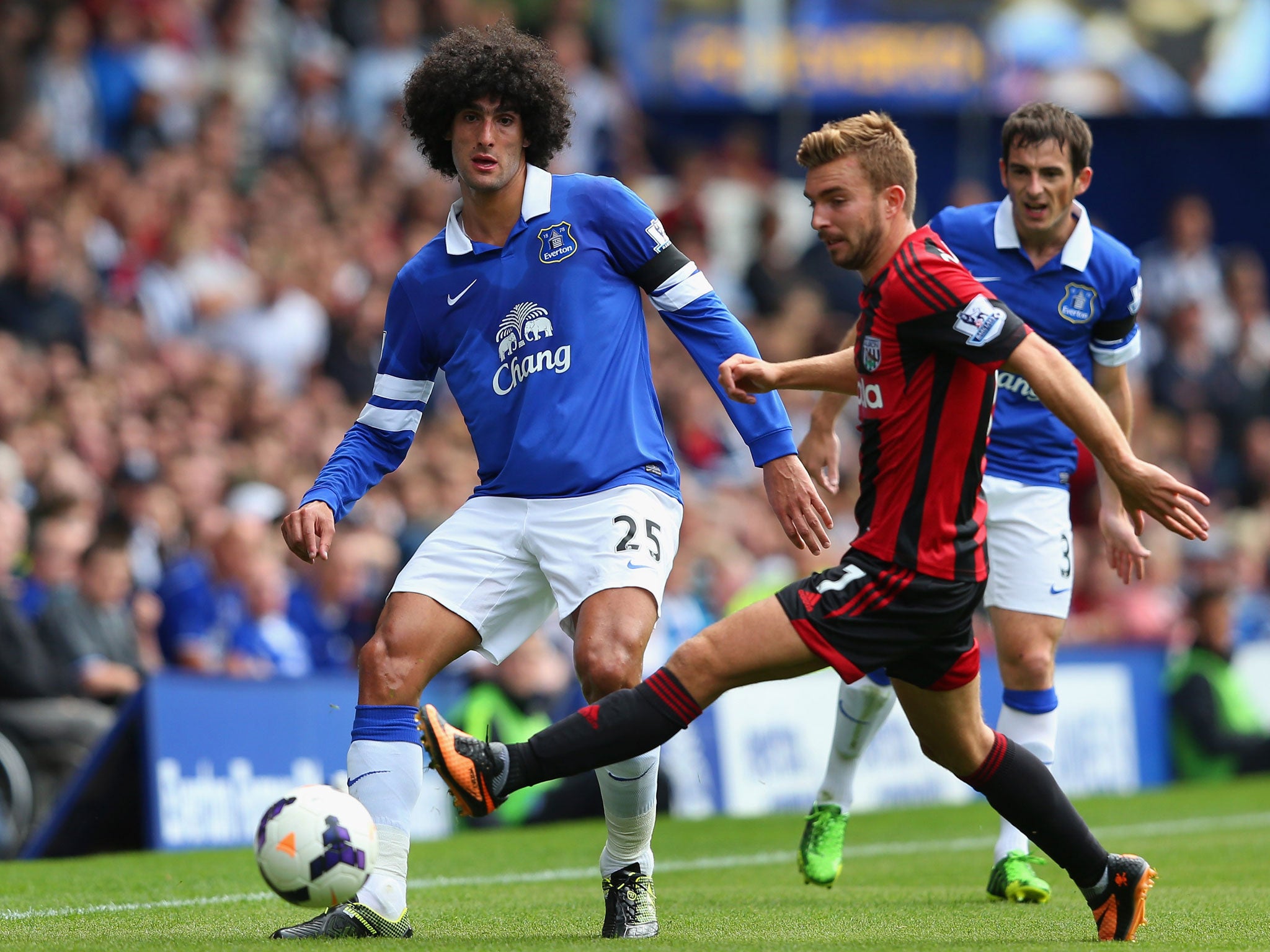 Manchester United are expected to make another bid of £20m for Marouane Fellaini (Getty)