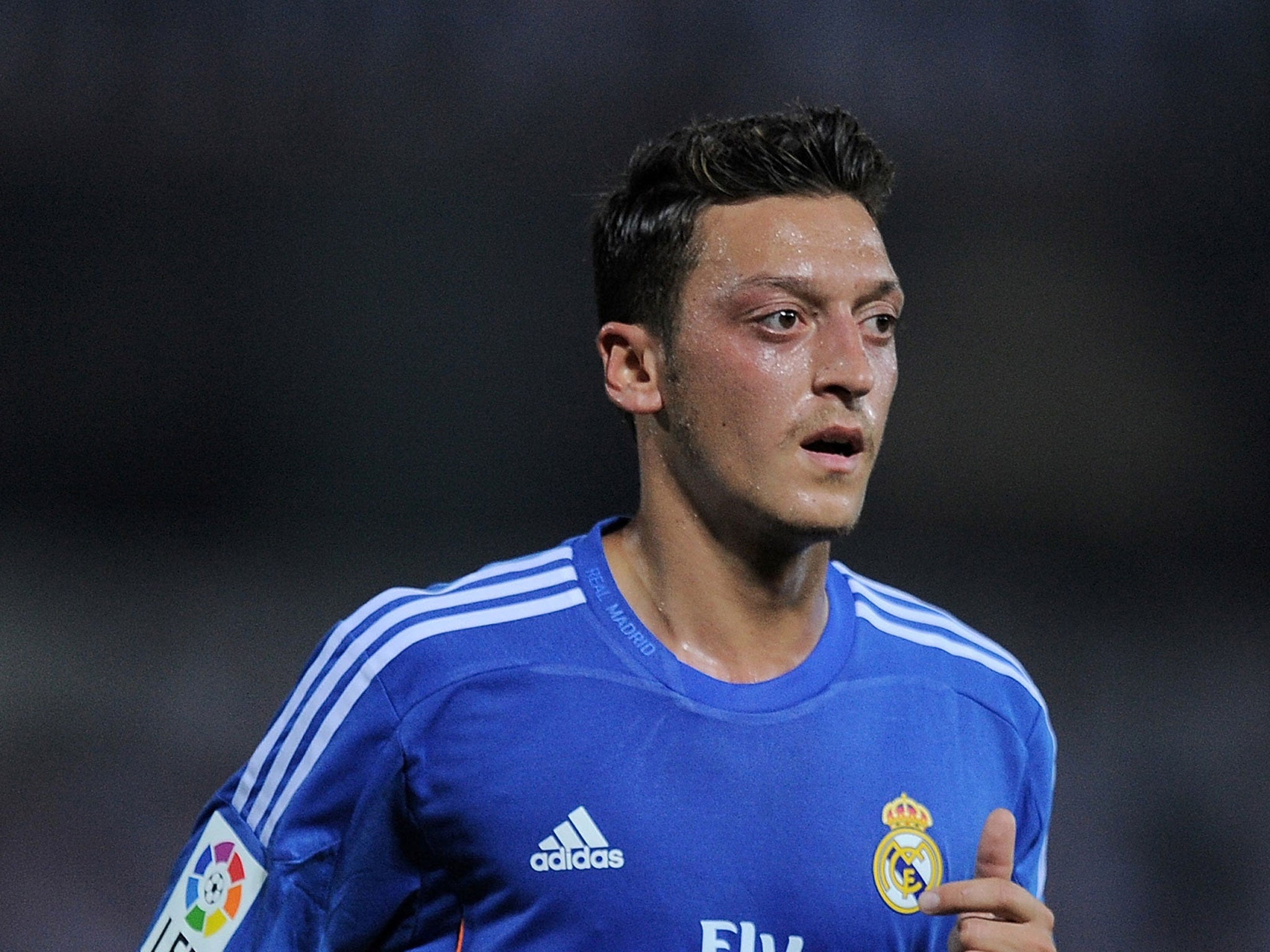Mesut Ozil says he has no intention of leaving Real Madrid