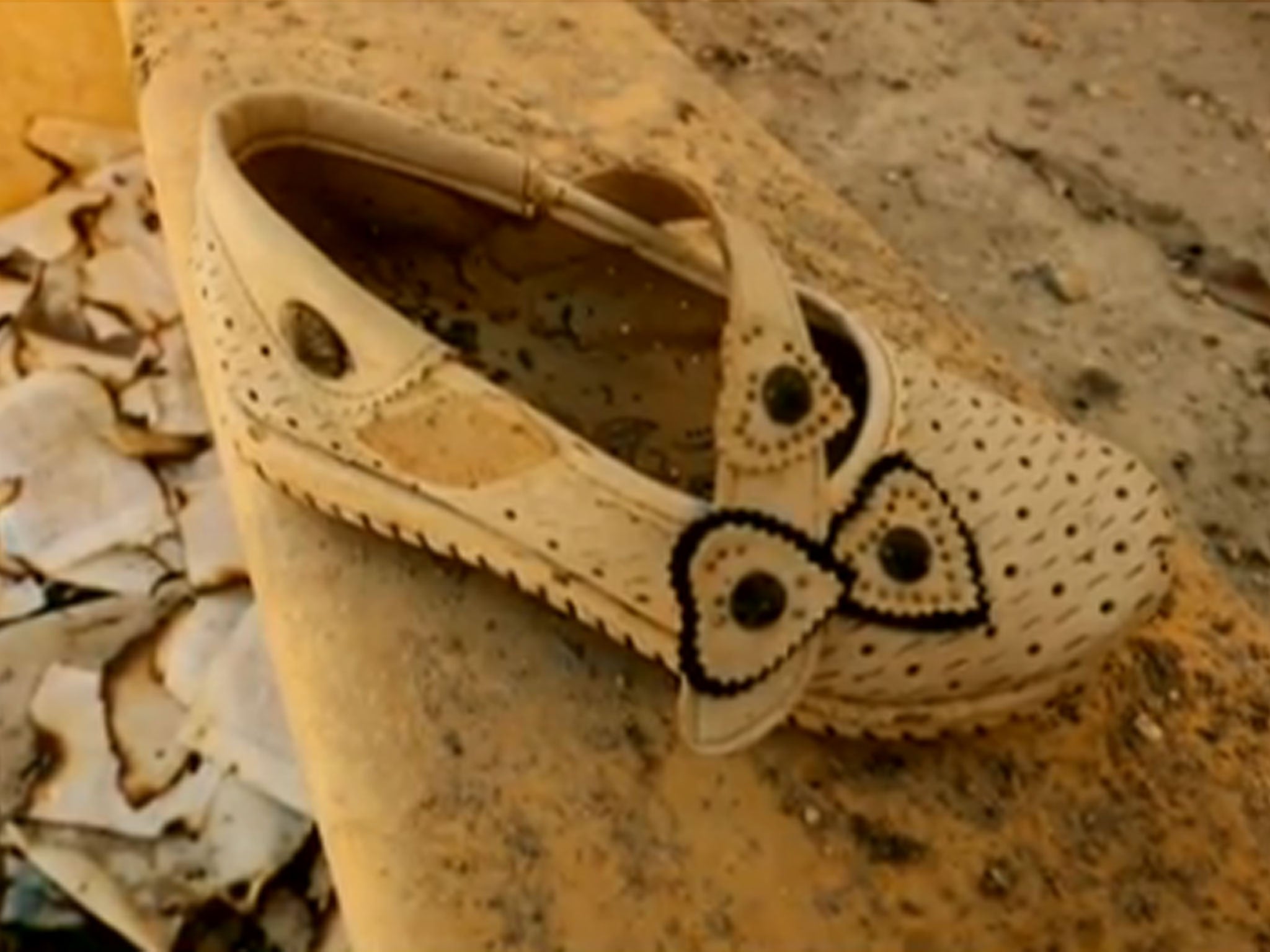 WARNING: GRAPHIC IMAGES BBC reporter Ian Pannell and cameraman Darren Conway filmed the aftermath of the playground bombing