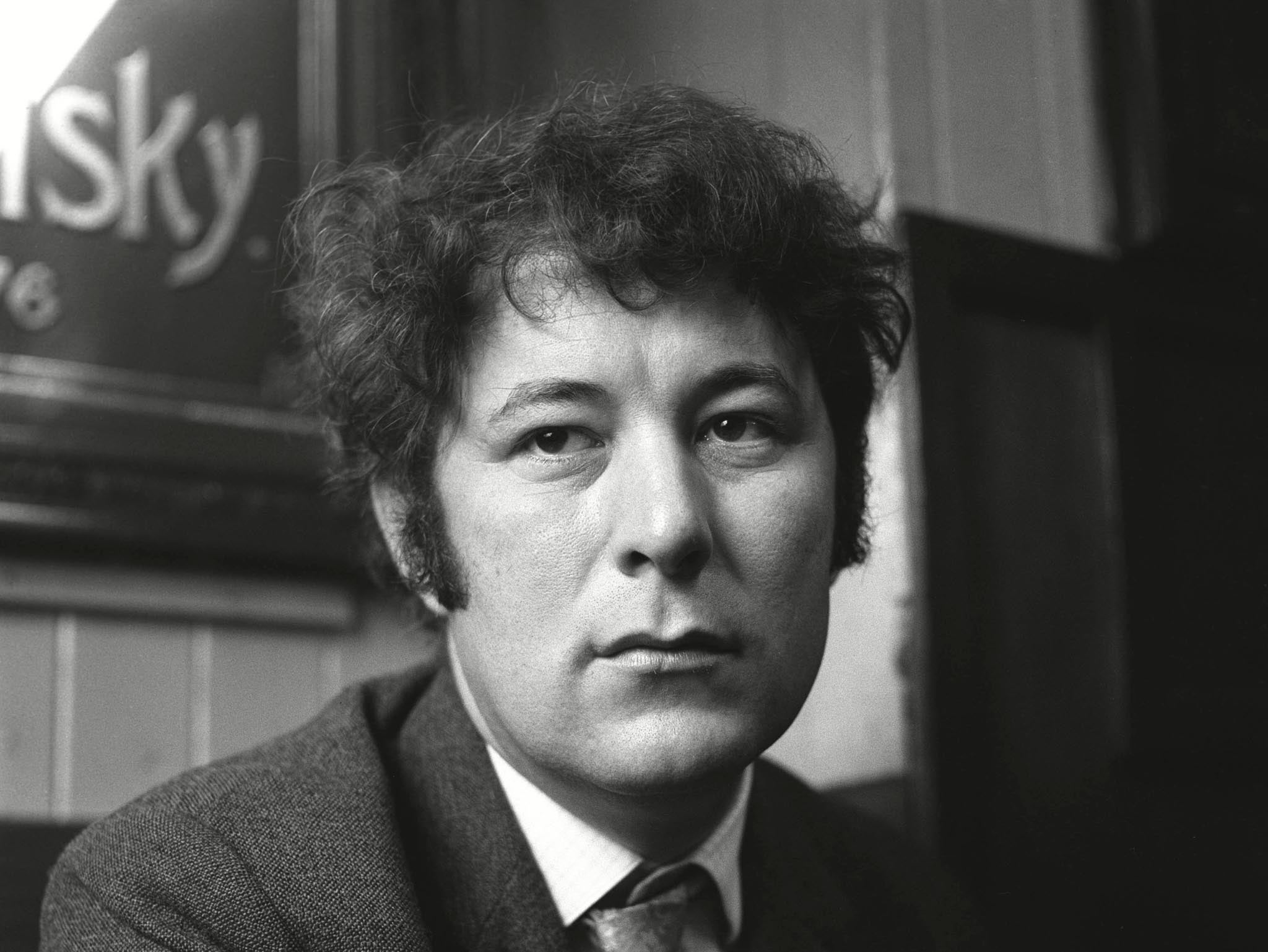 Seamus Heaney pictured in 1970