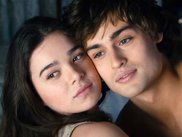 Julian Fellowes' new adaptation of Romeo and Juliet features Hailee Steinfeld and Douglas Booth as the titular pair.