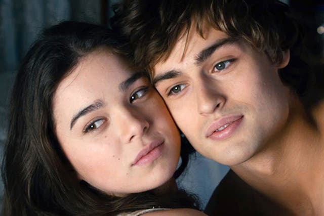 Julian Fellowes' new adaptation of Romeo and Juliet features Hailee Steinfeld and Douglas Booth as the titular pair.