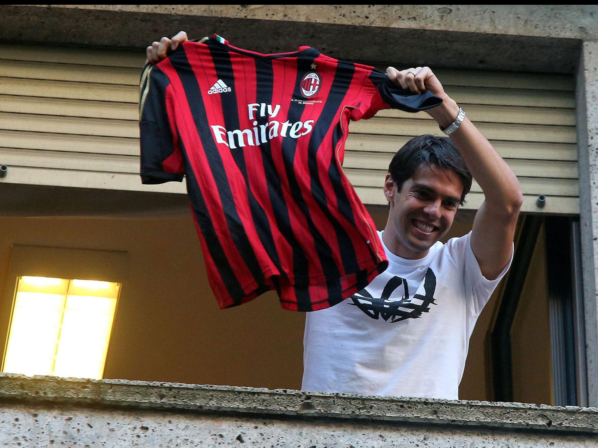 The Brazilian attacking midfielder Kaka has completed his return to Milan after four unhappy years at Real Madrid