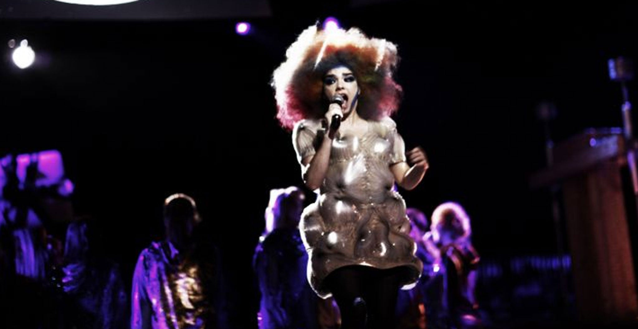 Björk brings her Biophilia tour to an end in a flurry of bubbles and hair