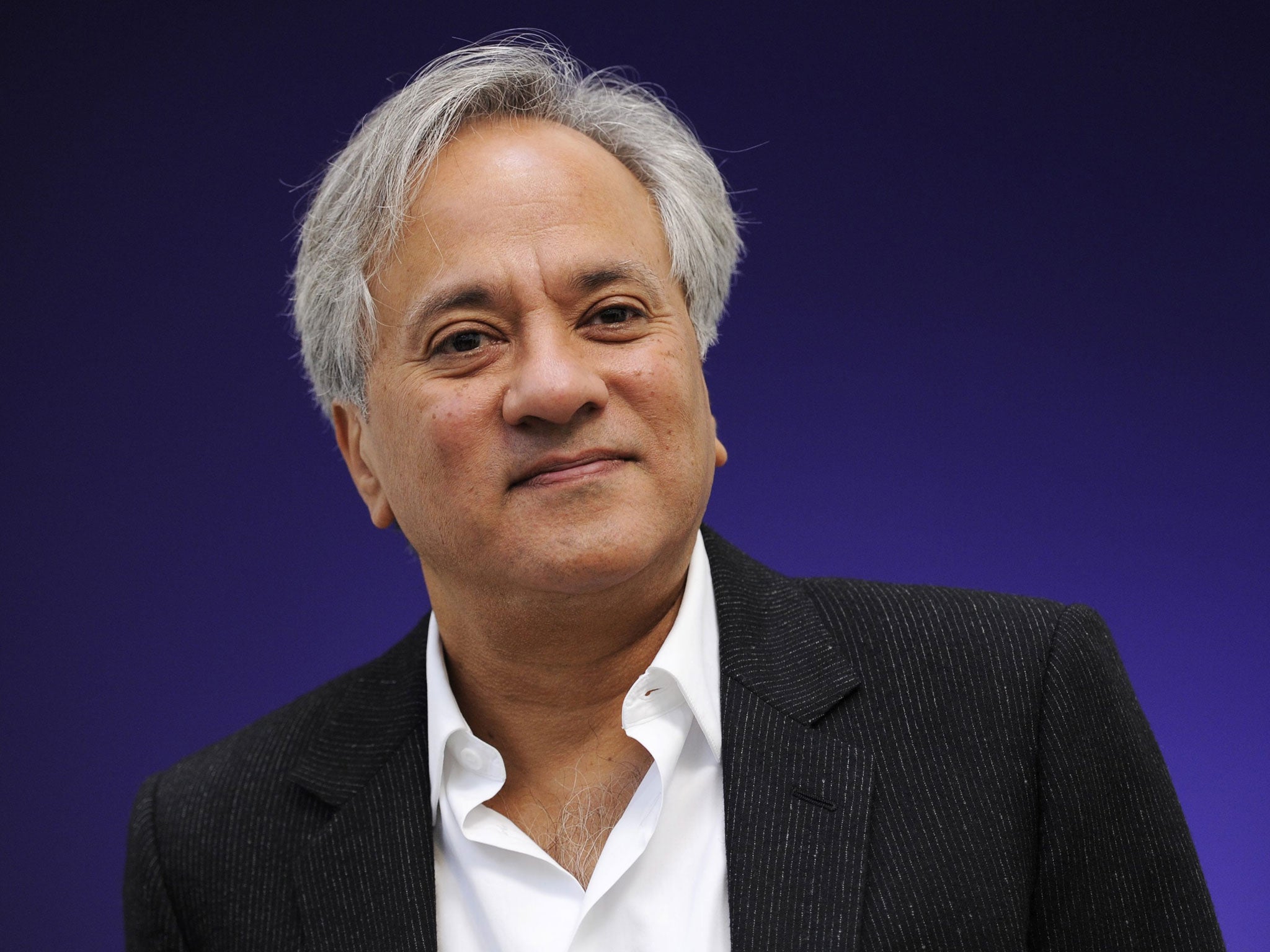Turner Prize-winning artist Anish Kapoor has urged politicians to withdraw the invitation to controversial Indian politician Narendra Modi to visit the UK and 'take a principled stand'