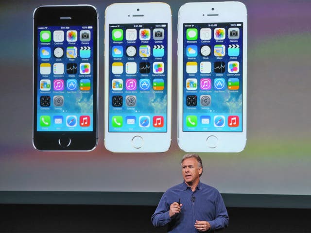 Apple’s Phil Schiller introduces the iPhones 5S