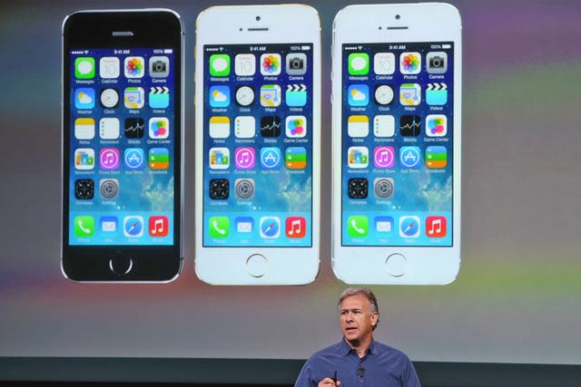 Apple’s Phil Schiller introduces the iPhones 5S