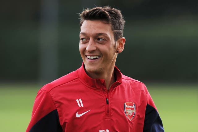 Mesut Ozil trains with Arsenal today