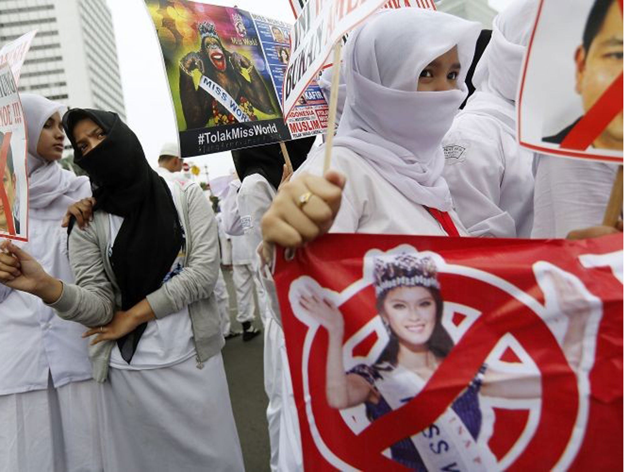 A hard line Muslim group protesting the Miss World comeption on 8 September.