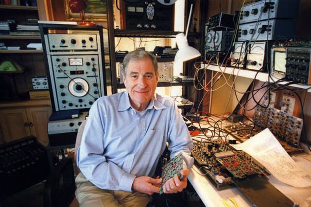 Dolby at work; by the 1970s his Dolby B filter was standard in all self-respecting cassette players