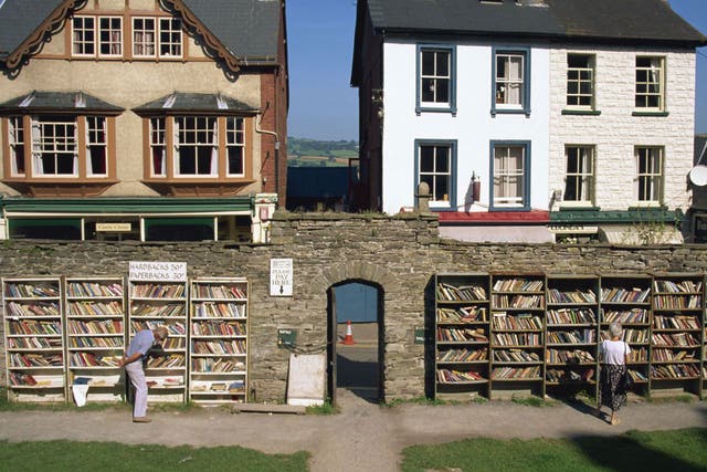 An outdoor bookshop in Hay-on-Wye