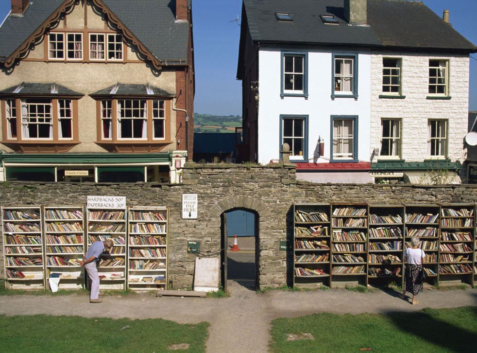 An outdoor bookshop in Hay-on-Wye