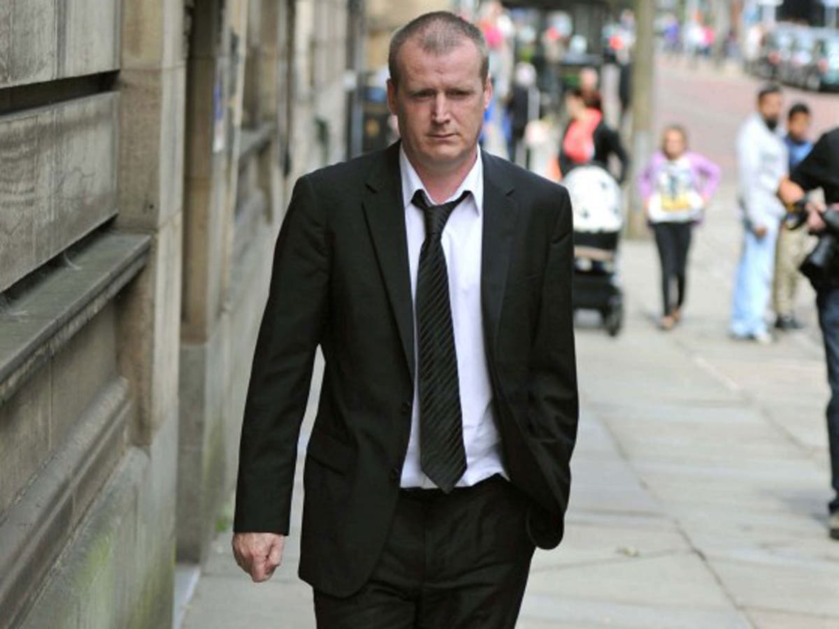 Corrupt court official who helped motorists to falsify their driving