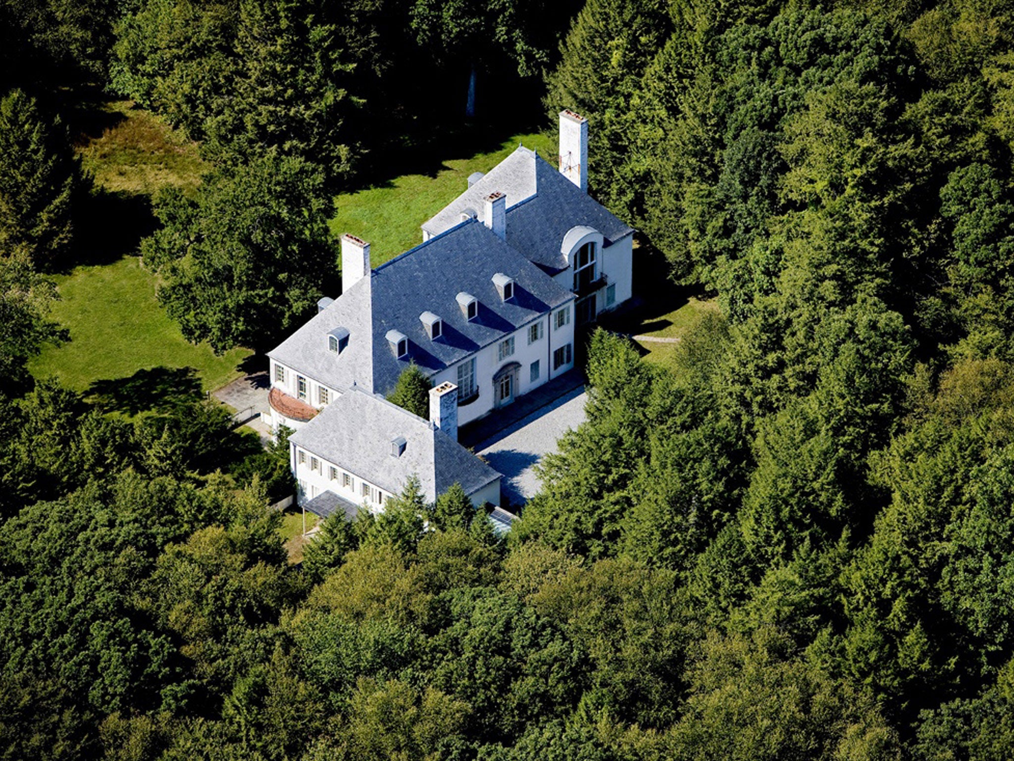 Clark bought this $24m Connecticut estate but left it empty for decades