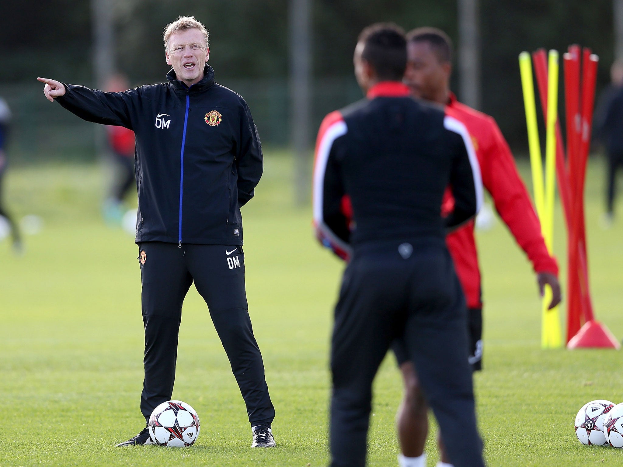David Moyes oversees training with United