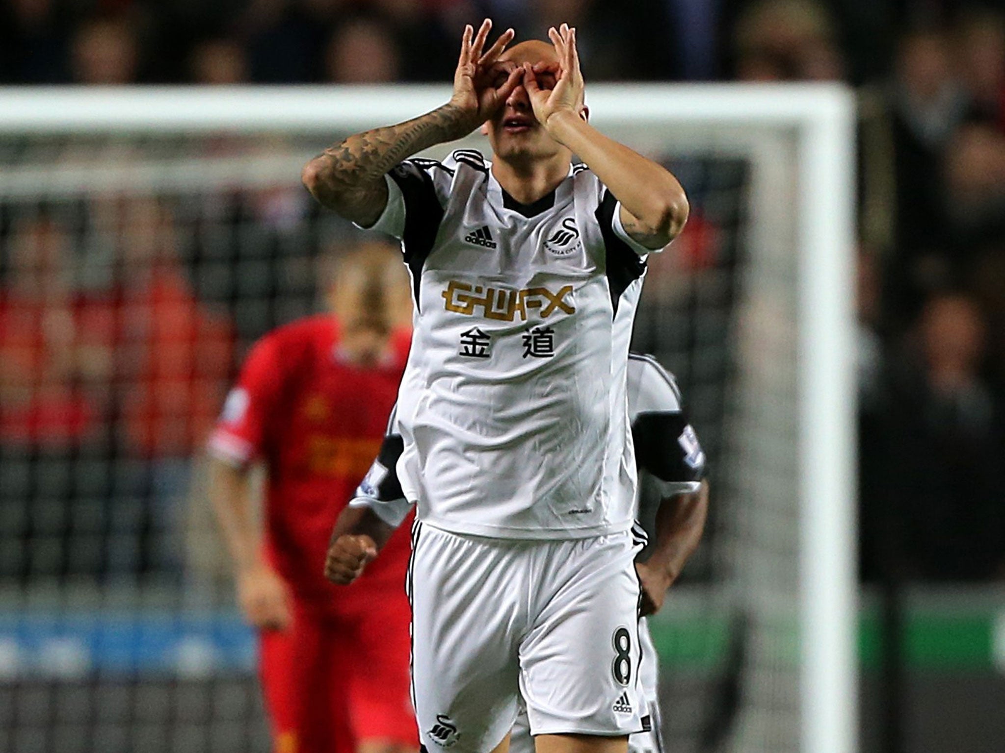 Jonjo Shelvey celebrates his goal