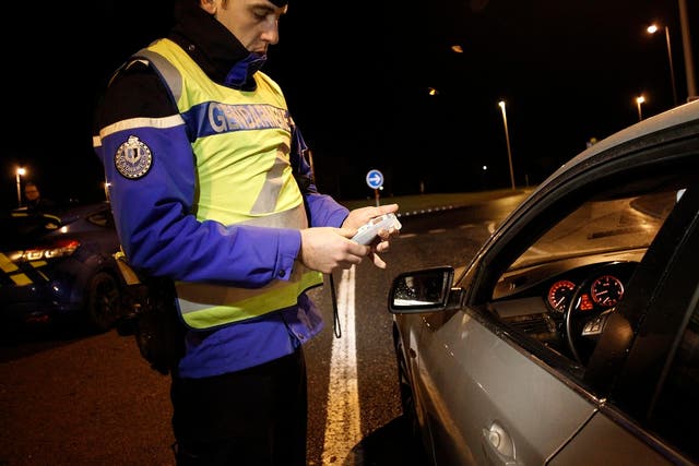 New smartphone apps will let drivers calculate their blood alcohol levels before police pull them over