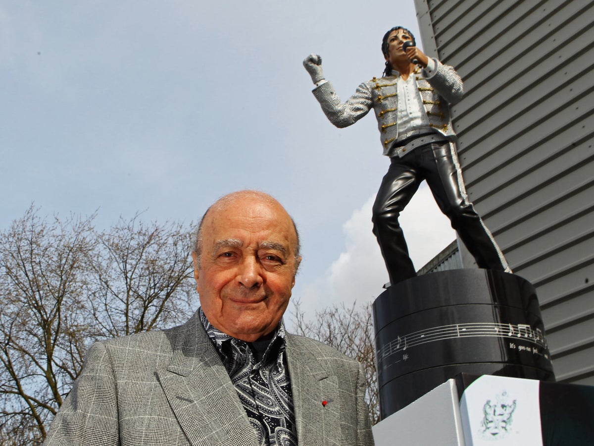 Michael Jackson statue: Former Fulham owner Mohamed Al Fayed loans memorial  to the King of Pop to National Football Museum | The Independent | The  Independent