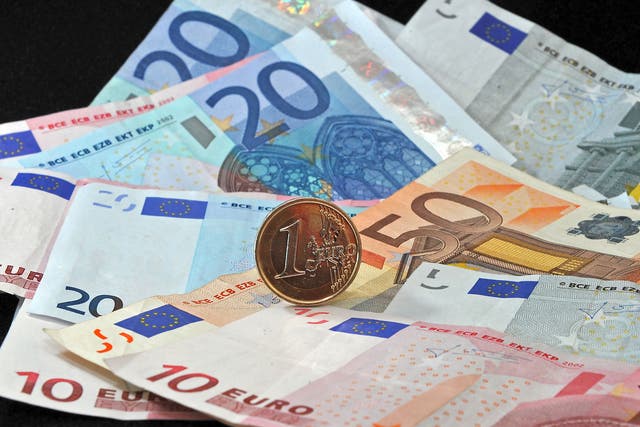 A plumber has found €140,000 (£118,000) stashed under a bath in the former home of an ex-IRA prisoner in Dublin