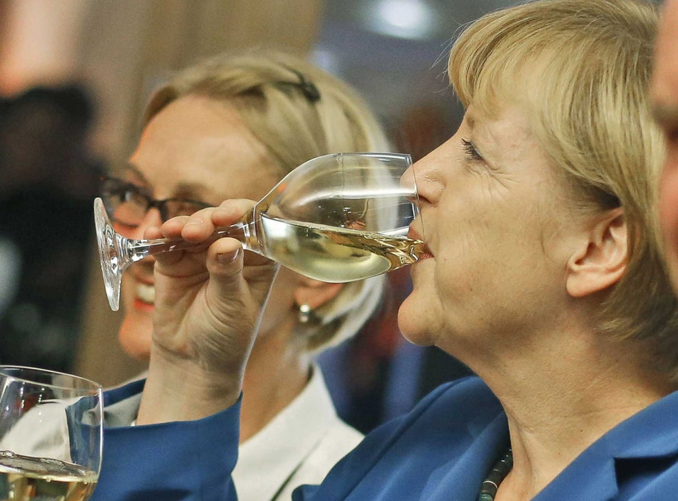 Germany election: Angela Merkel clinches historic victory ...