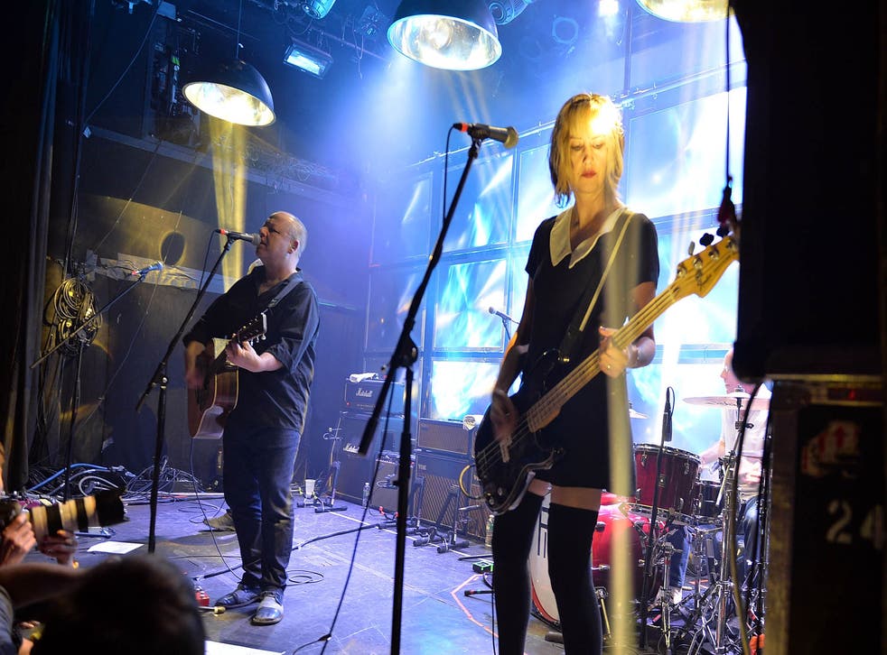 Pixies perform in New York 