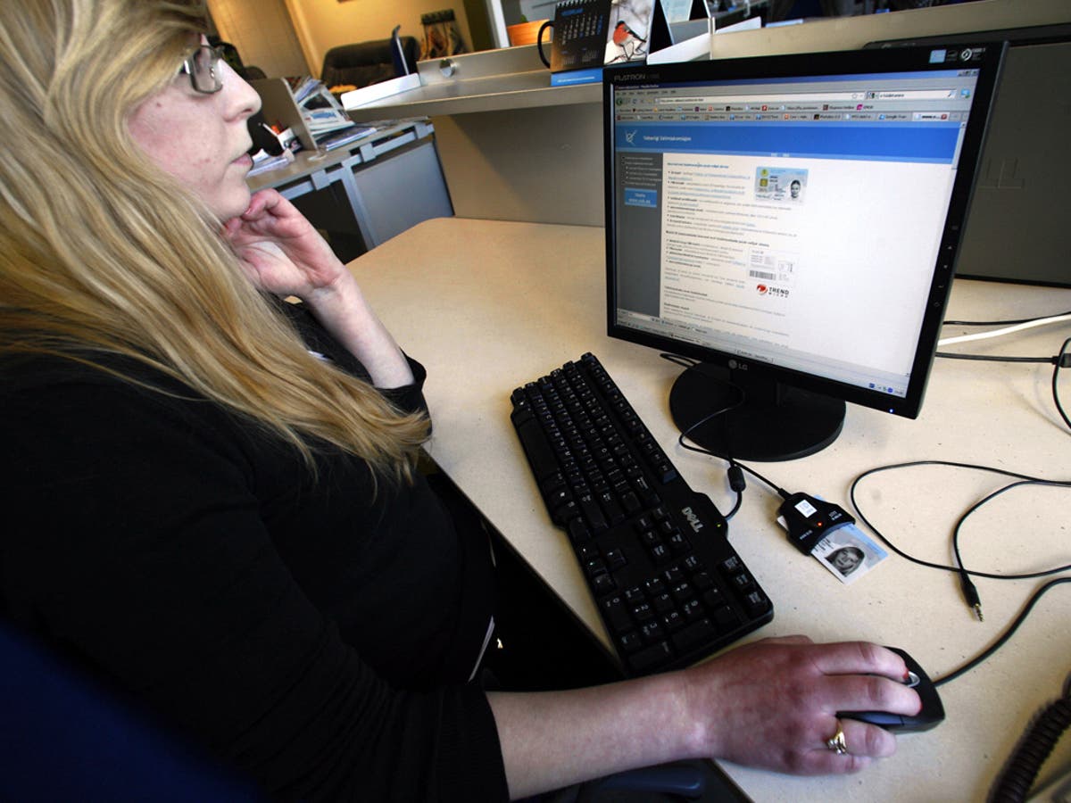 Labour warns delaying gender pay gap enforcement measures by extra 6 months could cause &lsquo;permanent damage&rsquo;