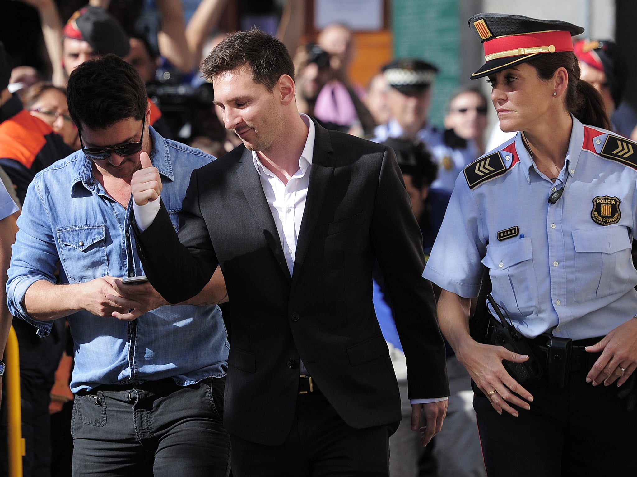 Lionel Messi arrives at court to answer questions over tax fraud
