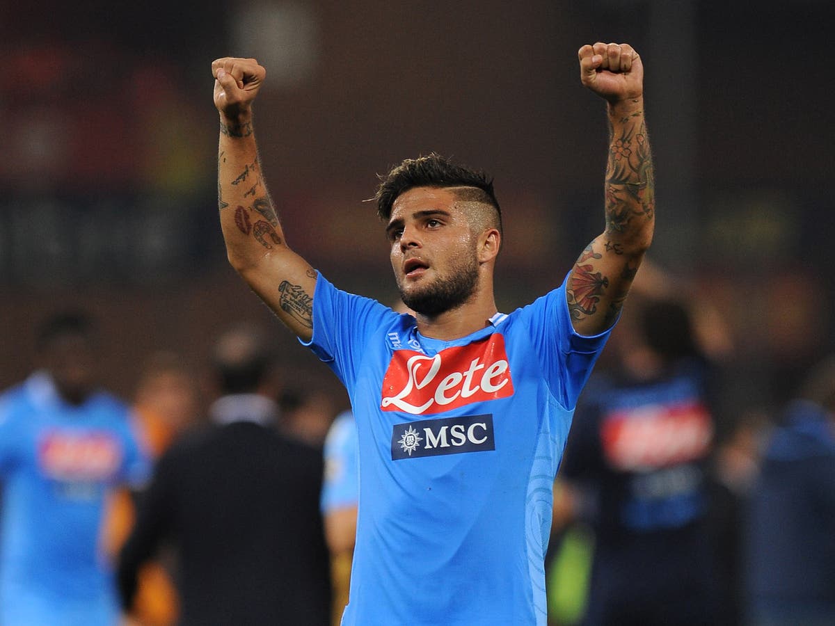 Napoli Star Lorenzo Insigne Shows Liverpool S Philippe Coutinho How To Deal With Interest From Barcelona The Independent The Independent