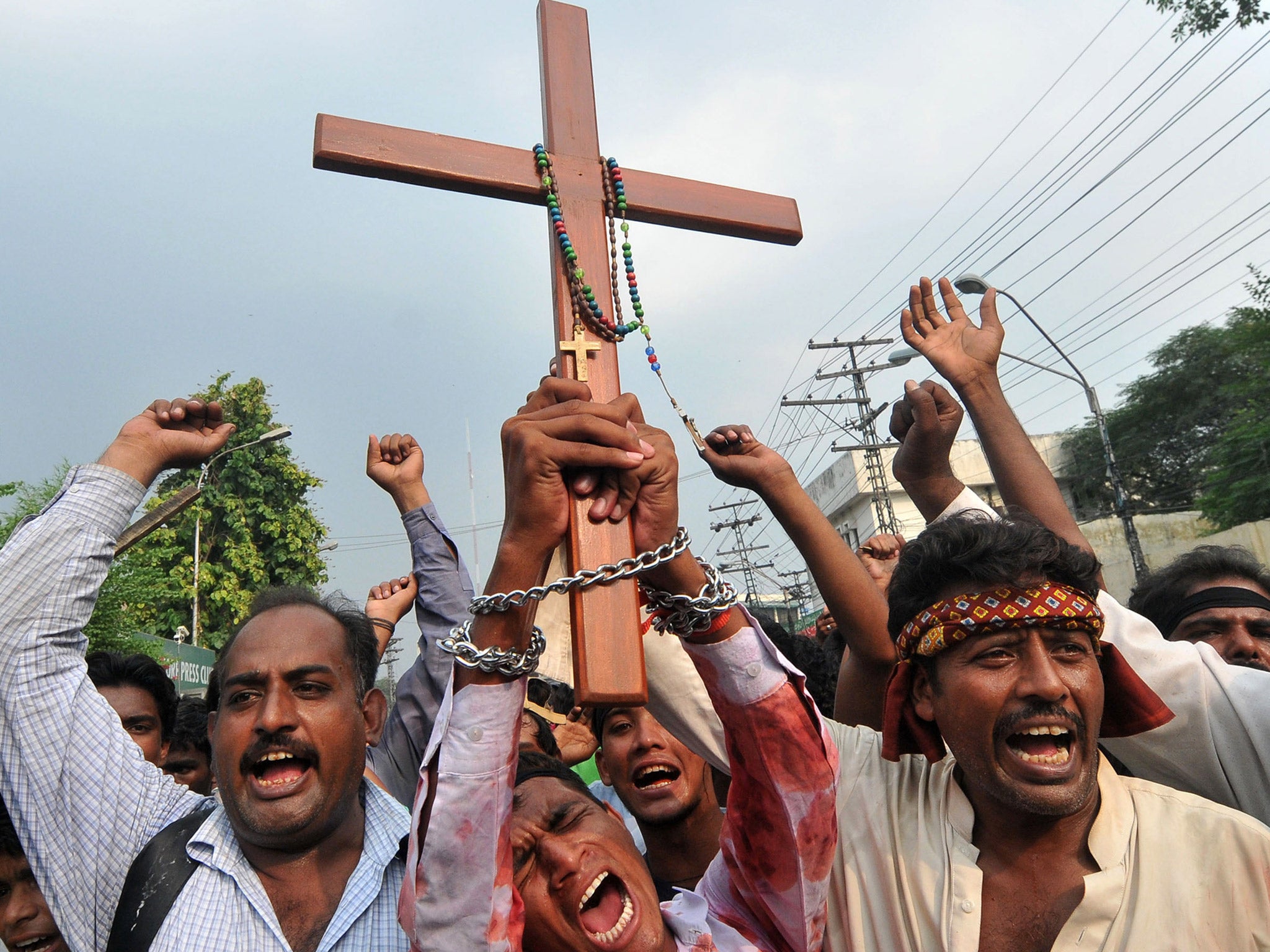 Pakistani Christian's protest following the suicide bombing of a church in Peshawar (Getty)