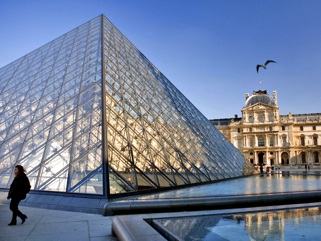 The Louvre has 460,000 works of art