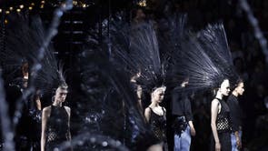 Marc Jacobs quits Louis Vuitton with emotional Paris fashion week show, Louis  Vuitton