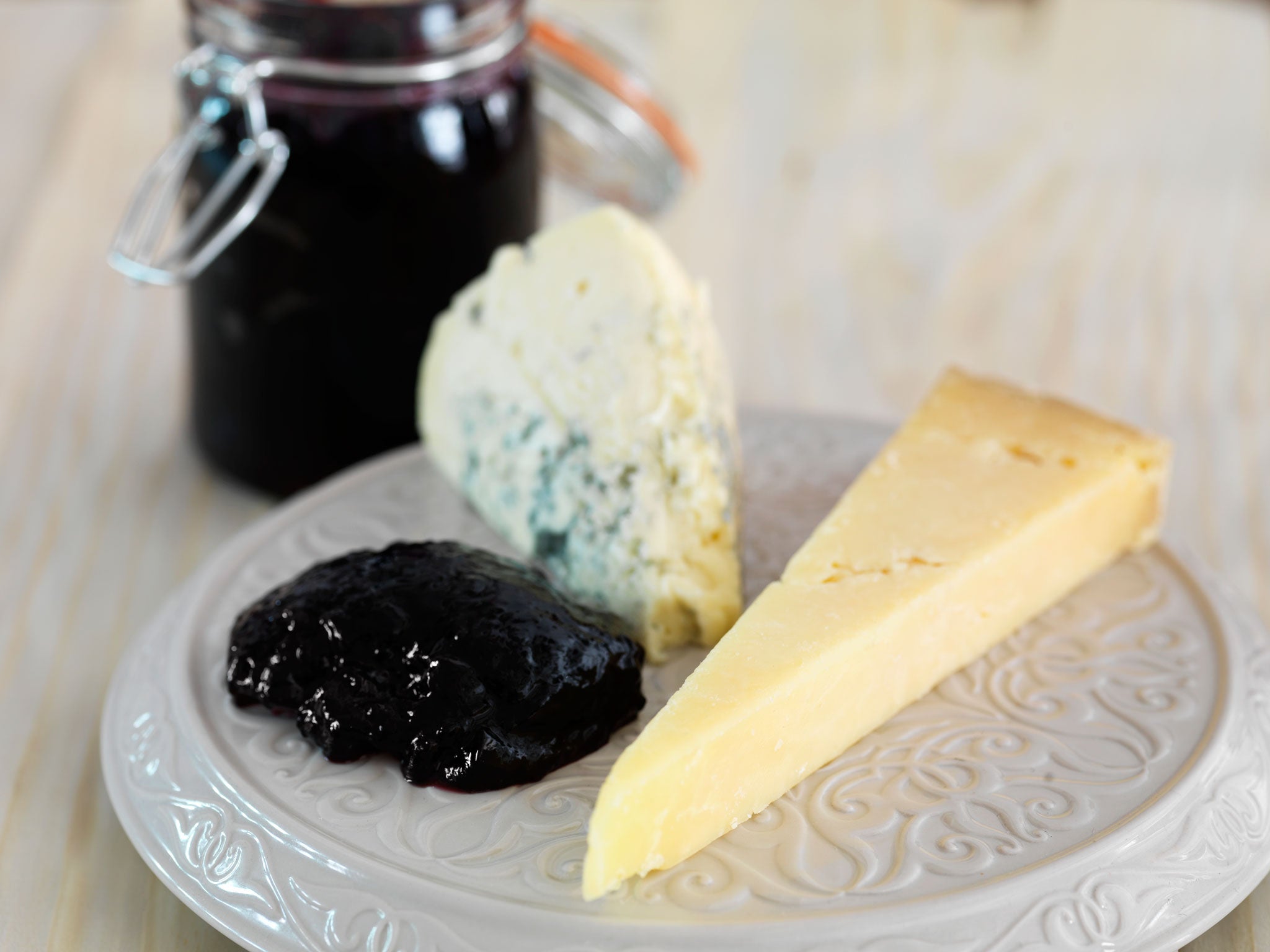 Blackcurrant chilli jelly goes well with cheese, pâtés and terrines