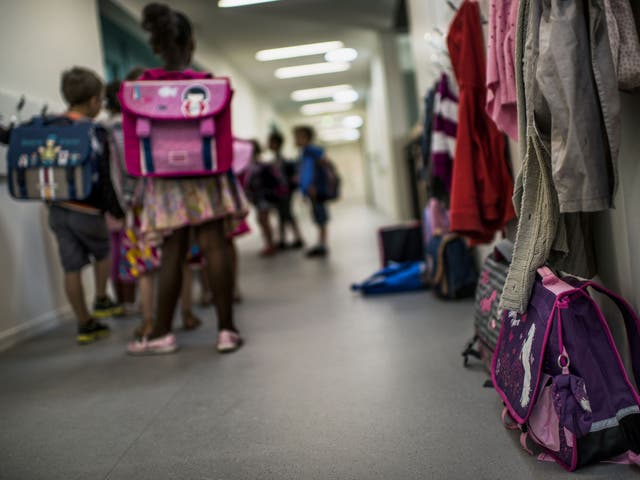 An investigation has now been launched at a Kent primary school after a grandfather went to pick up his grandchild from school and was given the wrong six-year-old girl - and he did not notice. 